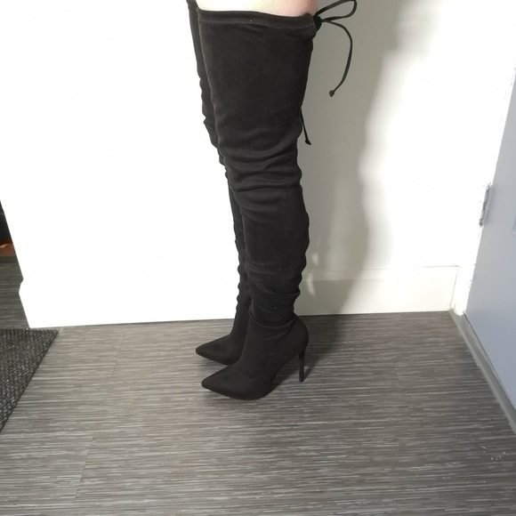 Black thigh-high heeled boots with back tie - Picture 3 of 7